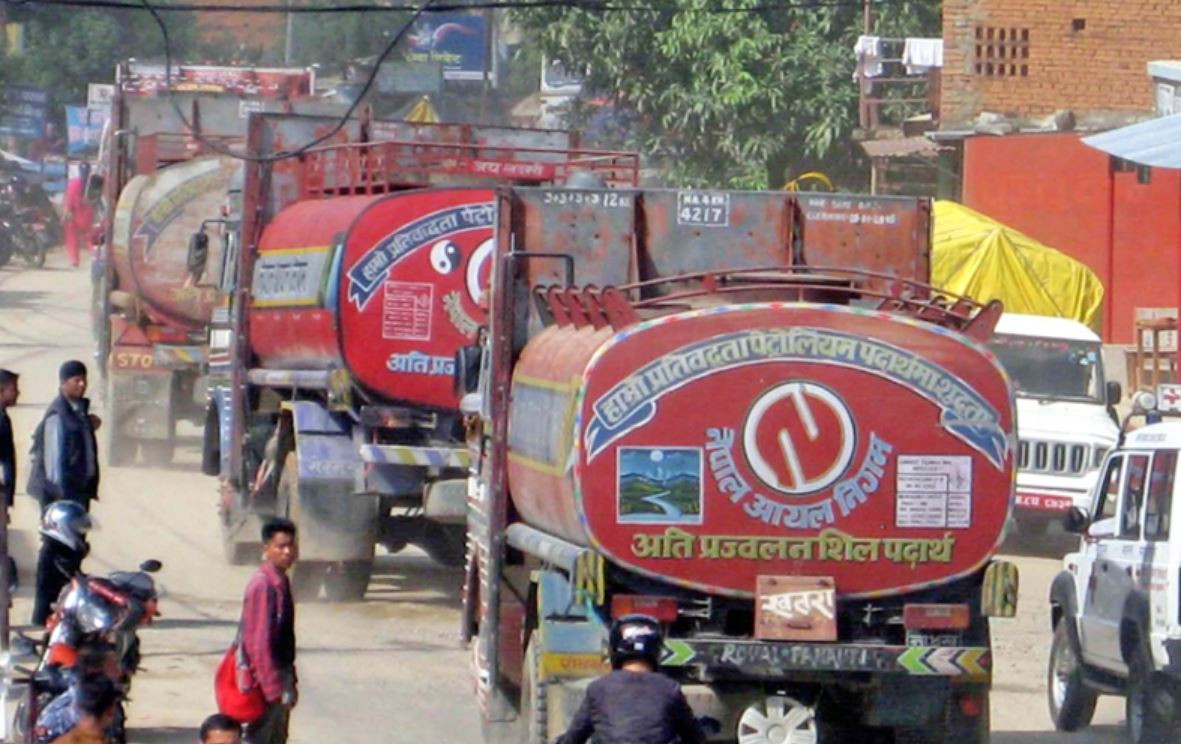 भारतबाट बढेर आयो पेट्रोलियम पदार्थको मूल्य, नेपालमा के होला ? 