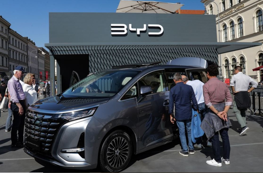 BYD shines amid healthy competition with Teslaby Xinhua writer Jin Yuelei