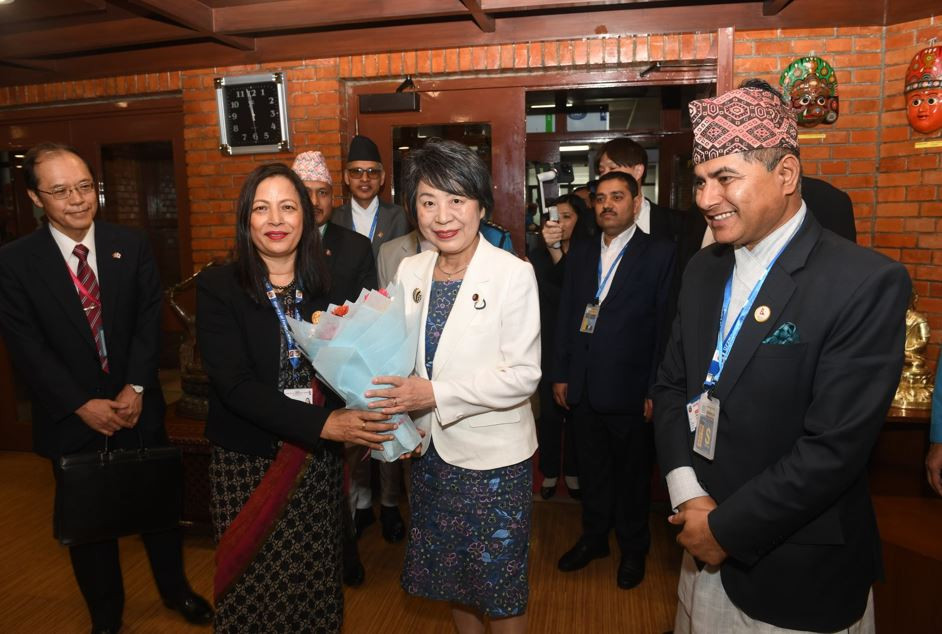 काठमाडौं आइपुगिन् जापानकी विदेशमन्त्री खामिखावा (तस्बिरसहित)